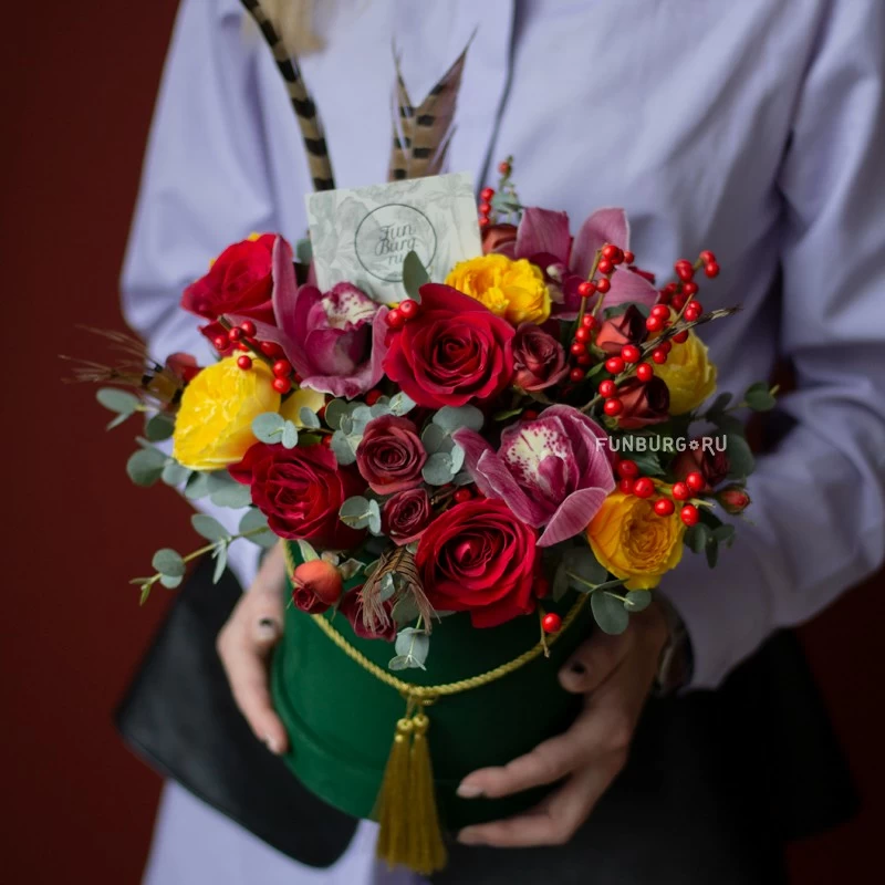 Цветы в шляпной коробке «Мулен Руж»