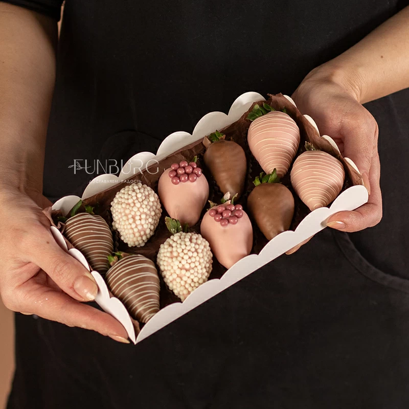 Набор клубники в шоколаде «Simple (Pink)» S