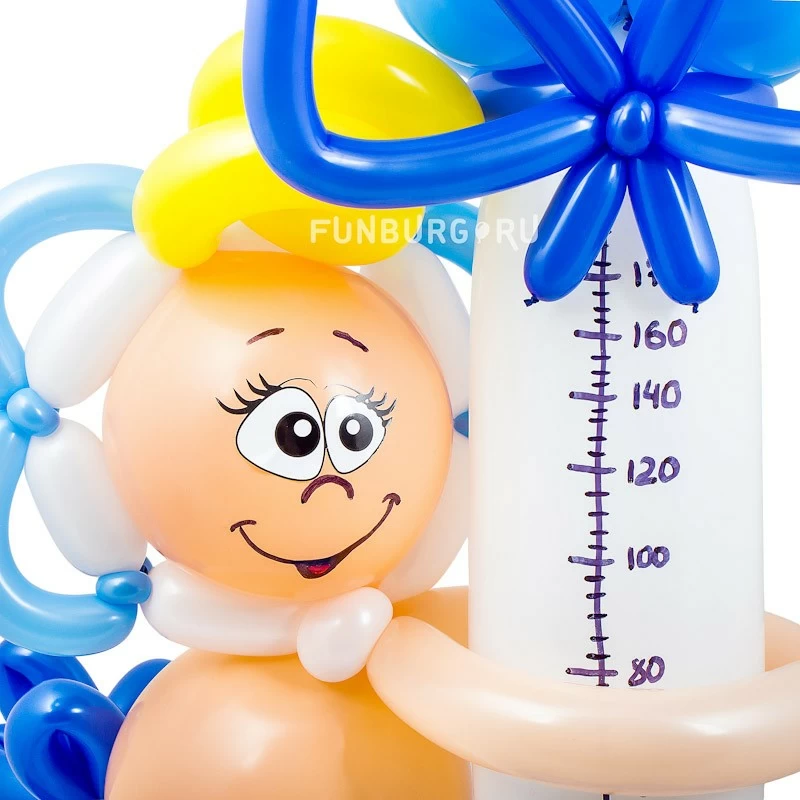 Фигура из шаров «Малыш с бутылочкой»