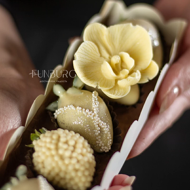 Набор клубники в шоколаде «la Fleur» (white) XS