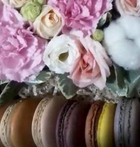 Композиция с макарунами «Шалфей»