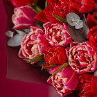 Букет пионовидных тюльпанов «Клубничный поцелуй»