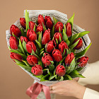 Букет красных тюльпанов M
