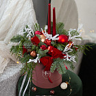 Цветы в шляпной коробке «Брусничный пунш»