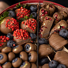 Набор свежих ягод и фруктов в шоколаде «Гурмэ»