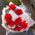 Букет из французских роз и гортензий «Ассоль»