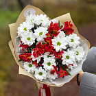 Букет из хризантем и альстромерий «Алый закат»