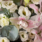 Букет из лилий и эустом «Вальс цветов»