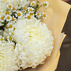 Букет из ромашек и хризантем «Ванильный крем»