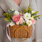 Корзина цветов «Медовый нектар»