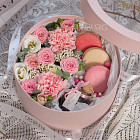 Композиция с макарунами «Розовый жемчуг»