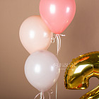 Фигура из шаров с цифрой и надписью «Зайка»