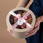 Набор клубники и пирожных «Sweet»