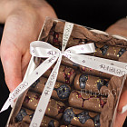 Набор шоколадных батончиков с гранатом и голубикой