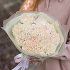 Монобукет из сортовых гвоздик «Ванильный зефир»