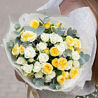 Букет кустовых роз «Лимонный сад»