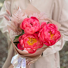 Букет пионов «Земляничный поцелуй»
